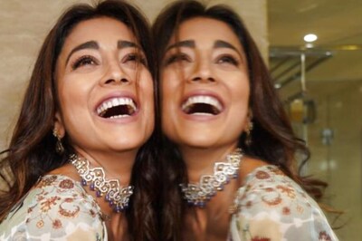 Shriya Saran Exudes Ethnic Wear Goals in Light Pink, Embroidered Lehenga