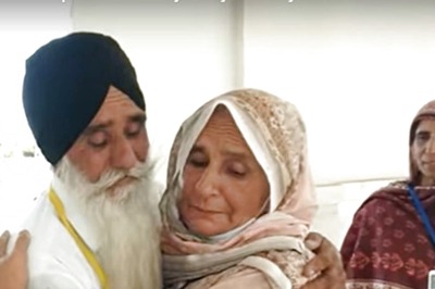 75 Years Later, Woman Separated from Family During Partition Reunites with Sikh Brothers from India at Kartarpur