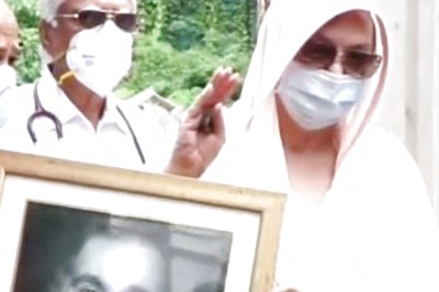 Saira Banu Makes Her First Public Appearance After Dilip Kumar's Demise