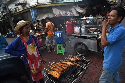 Bangkok to Ban Street Food Stalls in Clean-up Crusade