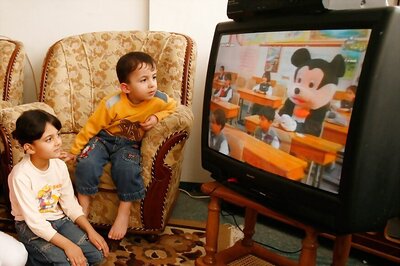 Watching TV For Over 3 Hours May Up Kids' Diabetes Risk