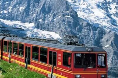 Swiss Railway Claims World Record for the Longest Train With a Special 100-Coach Train