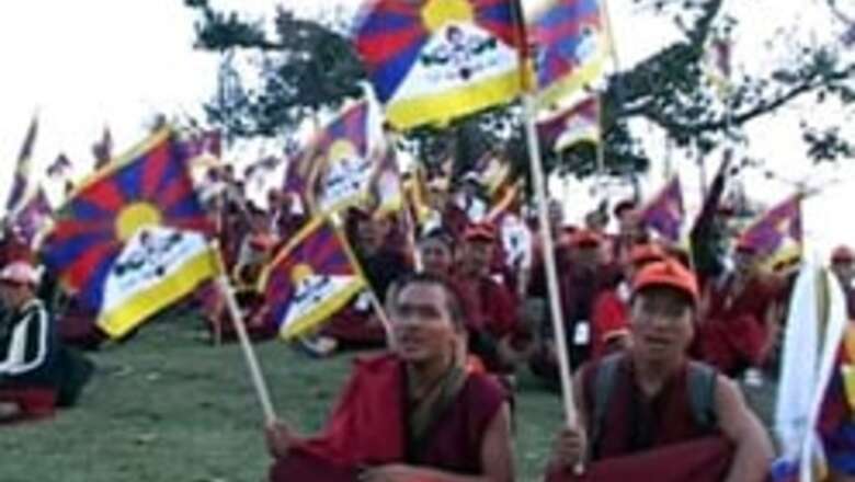 Chinese cops kill two Tibetans: Reports