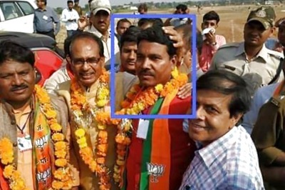 MP Lynching Case: Congress Releases Pic of Arrested Sarpanch with Ex-CM Chouhan, BJP Hits Back