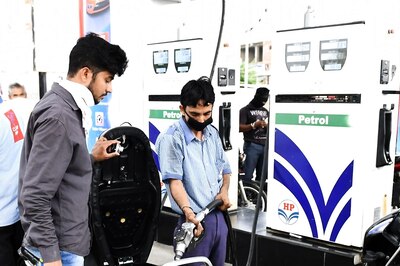 Petrol Price Over Rs 100 in Mumbai, Kolkata; Know How Much You Have to Pay