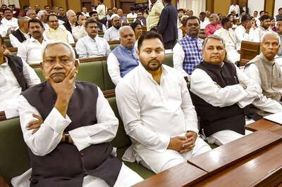 'Attacks' on Bihar Migrants in Tamil Nadu: Cops Say Videos 'False, Mischievous'; Nitish, Tejashwi React