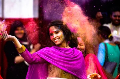 Holi 2023: Want To Make Your First Post-Marriage Holi Special? Check 6 Ways To Celebrate
