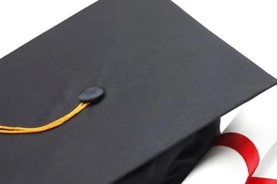 This LinkedIn Profile With Top University Degrees Is Literally A Dream