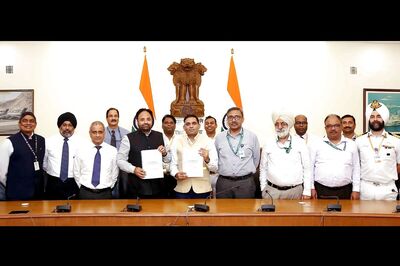 MoD Signs Over Rs 934 Crore Contract for Refit of Sindhukirti Submarine