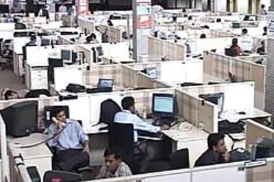 IT companies make beeline for freshers