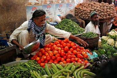 Pakistan Annual Inflation Rate Rises to 14.56% in January; Chicken, Vegetables Among Top Drivers