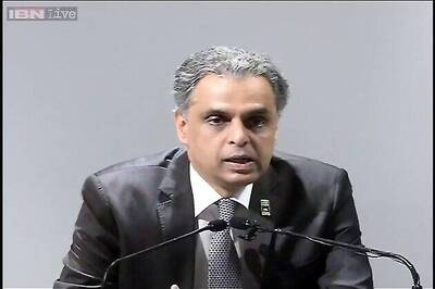 India hits out at Pakistan for Kashmir rallies