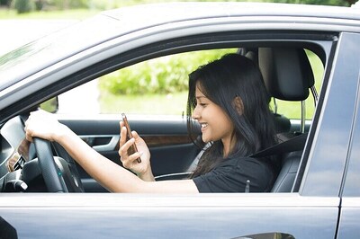 Teenagers ignore risk of using phones while driving
