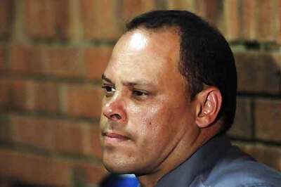 Ousted Pistorius detective quits South African police