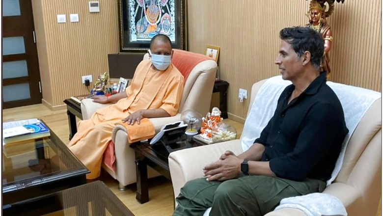 Akshay Kumar Meets UP's Chief Minister Yogi Adityanath in Lucknow Before Commencing Ram Setu Shoot