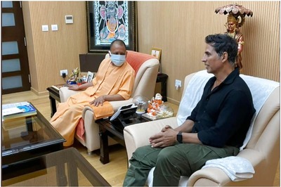 Akshay Kumar Meets UP's Chief Minister Yogi Adityanath in Lucknow Before Commencing Ram Setu Shoot