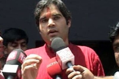 Varun shrugs off Gandhi name | Congress pans Varun