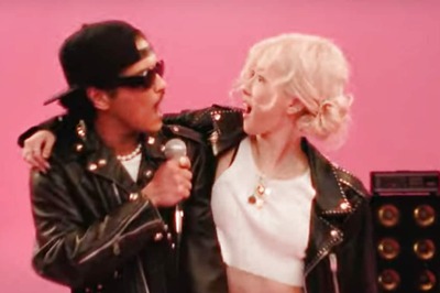 APT Song Out: BLACKPINK Star Rose Kisses Bruno Mars In New Music Video