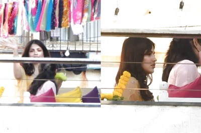 Rhea Chakraborty to Perform at Farhan Akhtar-Shibani Dandekar's Sangeet? Actor Reaches Groom's House Ahead of Wedding