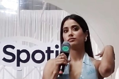 Janhvi Kapoor Fangirls Over Vishal Mishra, Says 'Roya Jab Tu' From Mr And Mrs Mahi 'Moves Me'