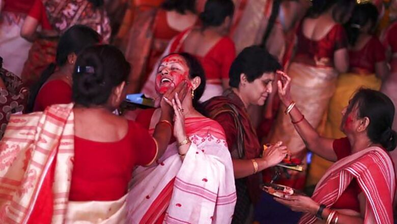 Delhi: Durga Puja pandal worth Rs 1 crore being built at Panchkuian road