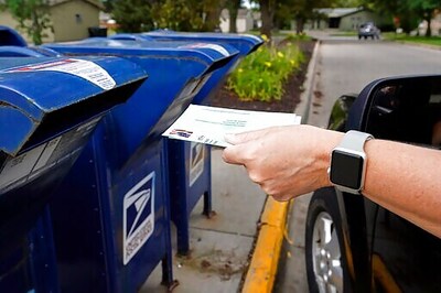 US Judge Orders Stop To Postal Service Cuts, Echoing Others