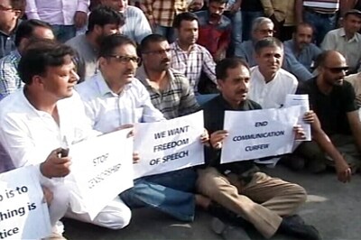 No Clampdown on Newspapers in Kashmir, Says Mufti