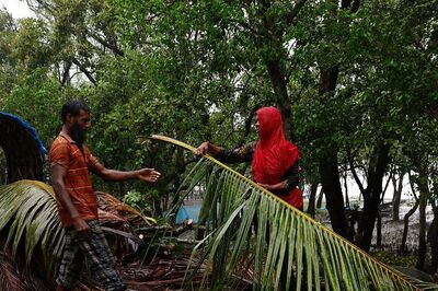 Bangladesh: 7 Dead, 15 Million Without Power As Cyclone Remal Batters The Country's Coasts
