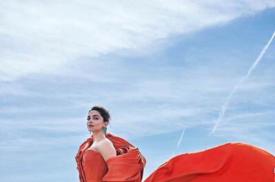 Deepika Padukone’s Strapless Gown Fit Her Like a Glove; Ashi Studio Calls Her ‘Indian Superstar’