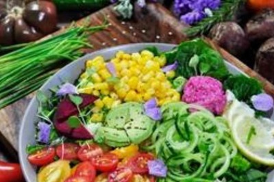 New Research Argues That A Raw Vegan Diet May Be Of Risk to Your Health – Here’s Why
