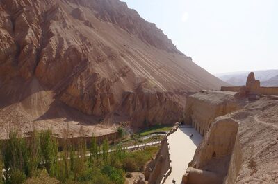 Chinese Tourists Brave Sweltering Heat to Witness the Majestic 'Flaming Mountains'