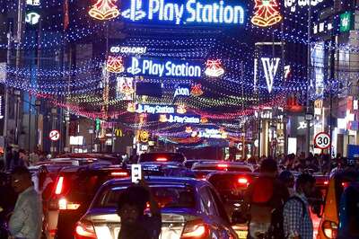 New Year: Himachal, U'khand Buzz With Visitors, Delhi's Party Hubs See Rush; Lathi-charge in Bengaluru as Crowd Gets Out of Control