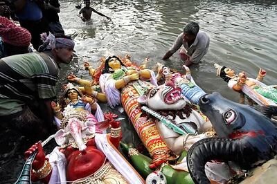 Durga Puja ends in West Bengal with idol immersion