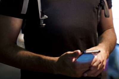 Facebook, Google 'Manipulate' Users to Share Data