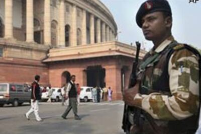 Politicians show resolve, unite against terror
