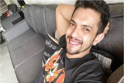 Aditya Narayan Denies 'Bankruptcy', Says Was Touched When Industry Friends Offered Help
