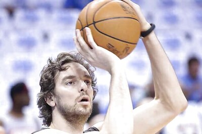 Gasol replaces Nadal as Spanish flag bearer