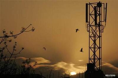 Telecom auction gets Rs 60,000 crore bids on first day