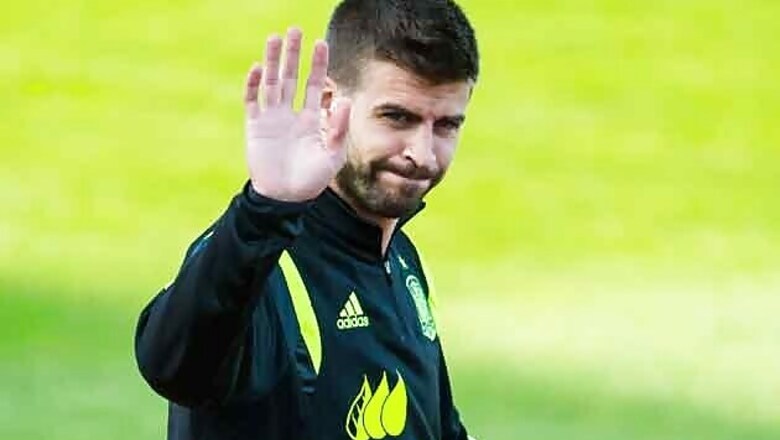 Pique caught on camera saying Fabregas 'is leaving' Barca
