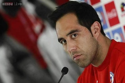 Chile must focus on Argentina, not just Messi, says Claudio Bravo