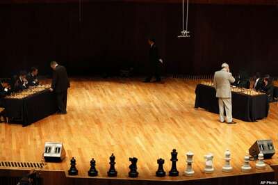 Chess teams stay in contention for medals