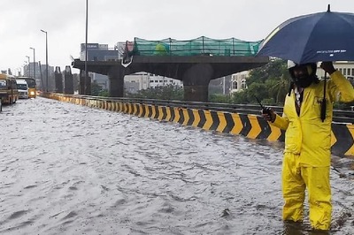 Bengaluru: Luxury Car, BMTC Buses Break Down On Ballari Road Flyover Due To Heavy Rain