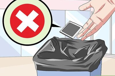 How to Dispose of a Swollen Cell Phone Battery