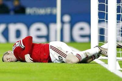 Manchester United's Rooney, Rojo ruled out against West Ham