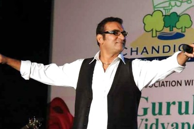 Complaint Filed Against Singer Abhijeet For Foul Language on Twitter