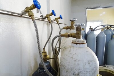 DRDO Hands Over 75 Oxygen Cylinders to Delhi Govt