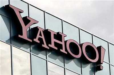 Yahoo Inc dropped from suit against social websites