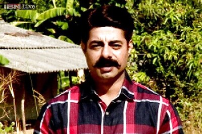 Akshay Kumar is very chilled-out; doesn't behave like a superstar, says 'Hate Story 2' actor Sushant Singh