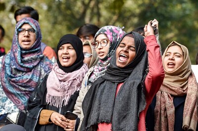 'Azad Se Azadi': Women from Different Faiths Wear Hijab, Stage Sit-in at Jantar Mantar