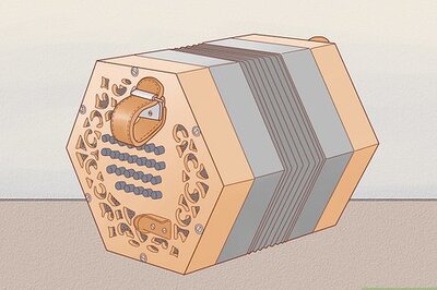 How to Play the Concertina